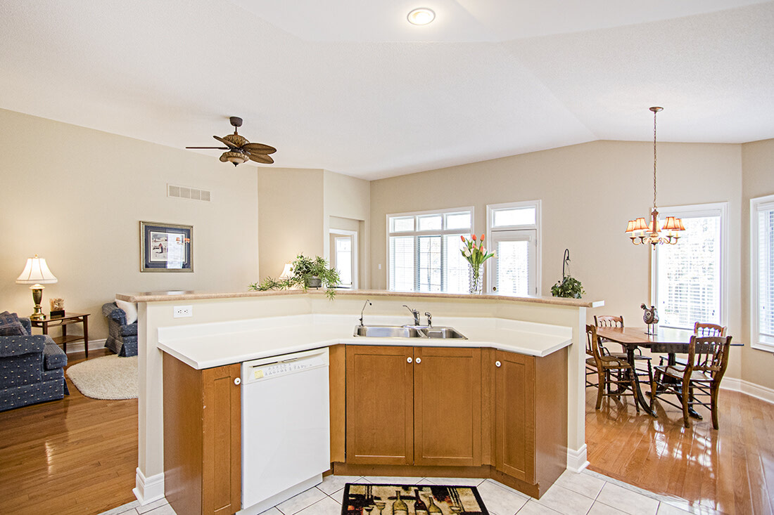 82 Couples Gallery, Ballantrae, Stouffville